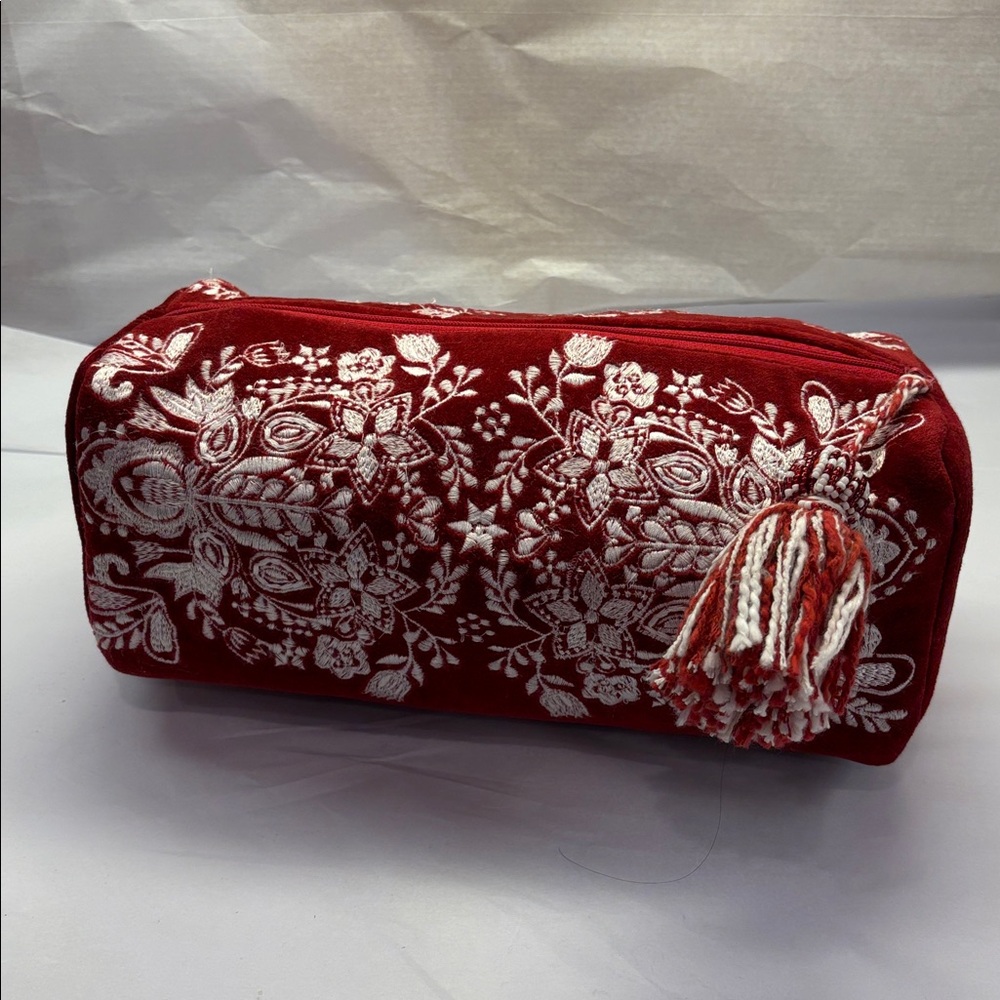 NWOT Made in India Embroidered Velvet Cosmetic Travel Bag